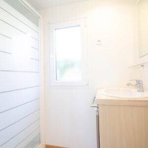 bathroom mobile home rousserol les pins d oleron
