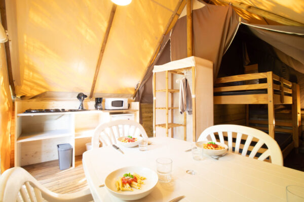 Tente Lodge Pinson Ile Doleron Cuisine